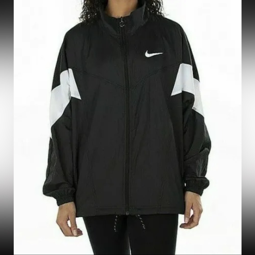 Nike Women's Black/White Vintage Windbreaker